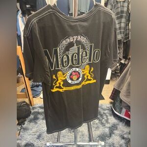 Modelo short sleeve t-shirt